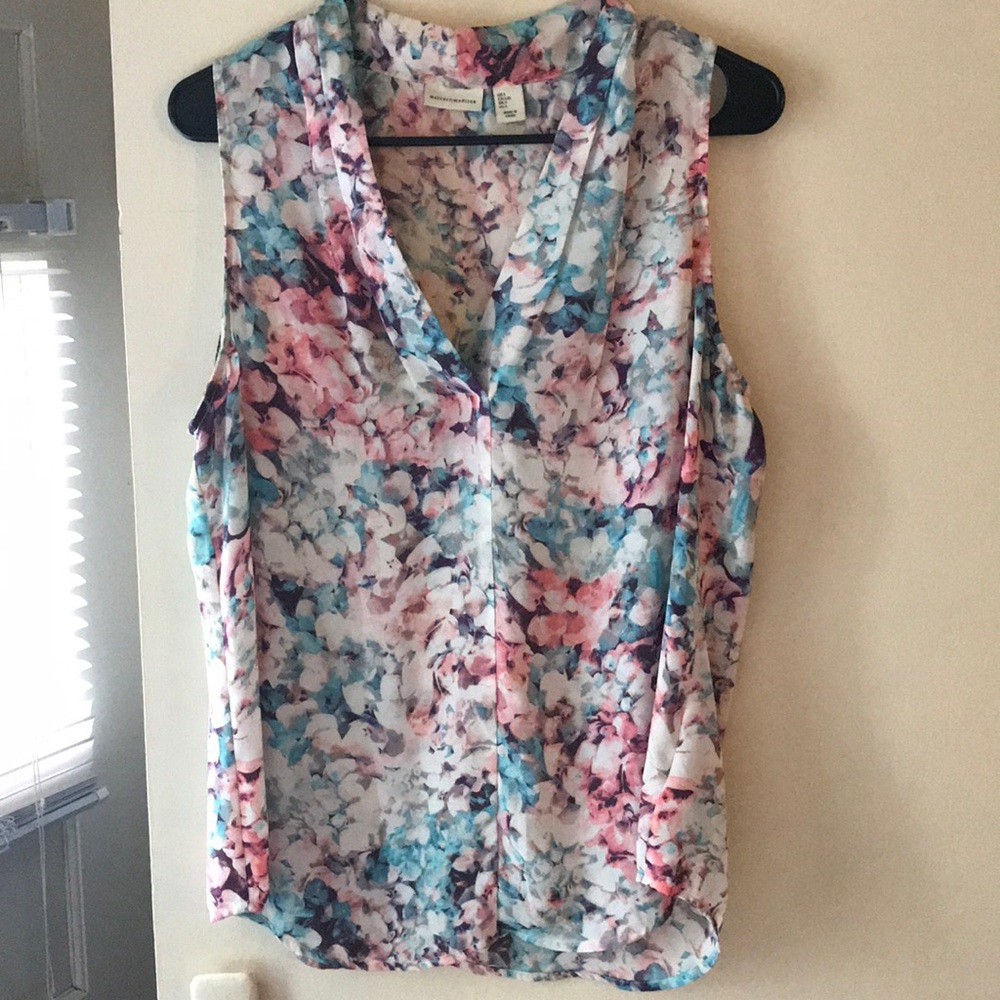 Floral Sleeveless Blouse